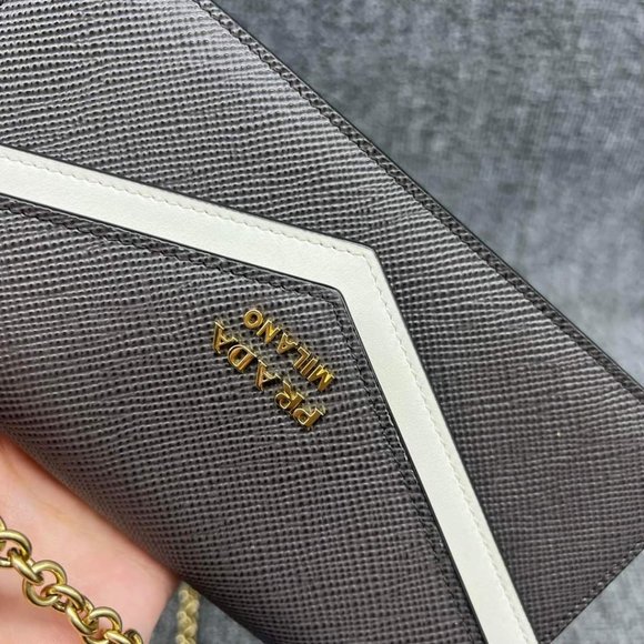 100% Authentic Prada Envelope Wallet on Chain Saffiano Leather - Picture 3 of 15